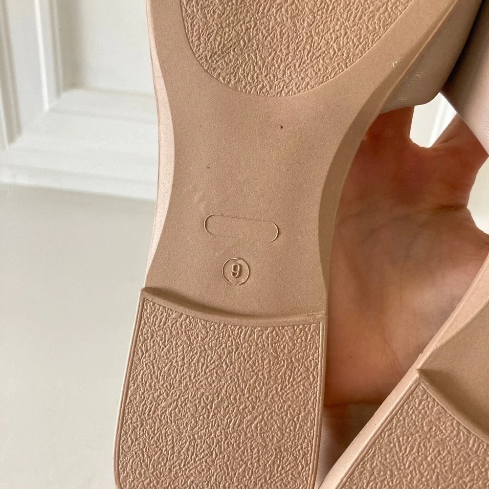 NWOT Anthropologie Seychelles Breath Of Fresh Air Puffy Sandals